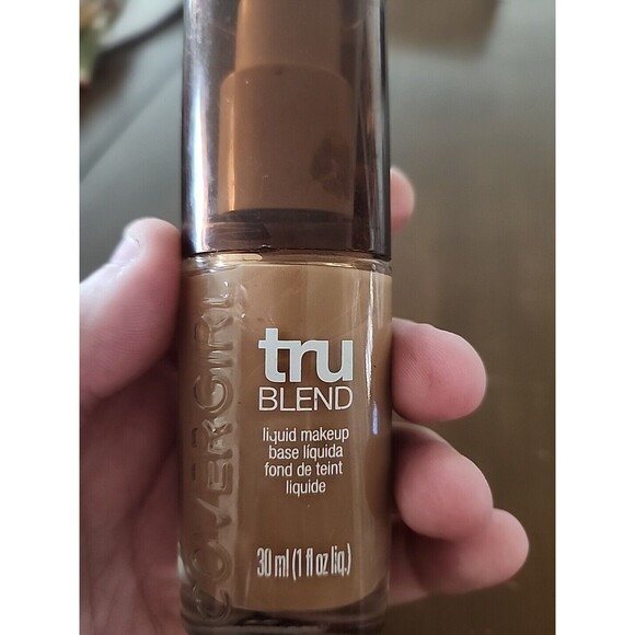 Covergirl D1 Trublend Liquid PUMP Makeup Foundation Creamy Beige New D1 - Picture 3 of 7